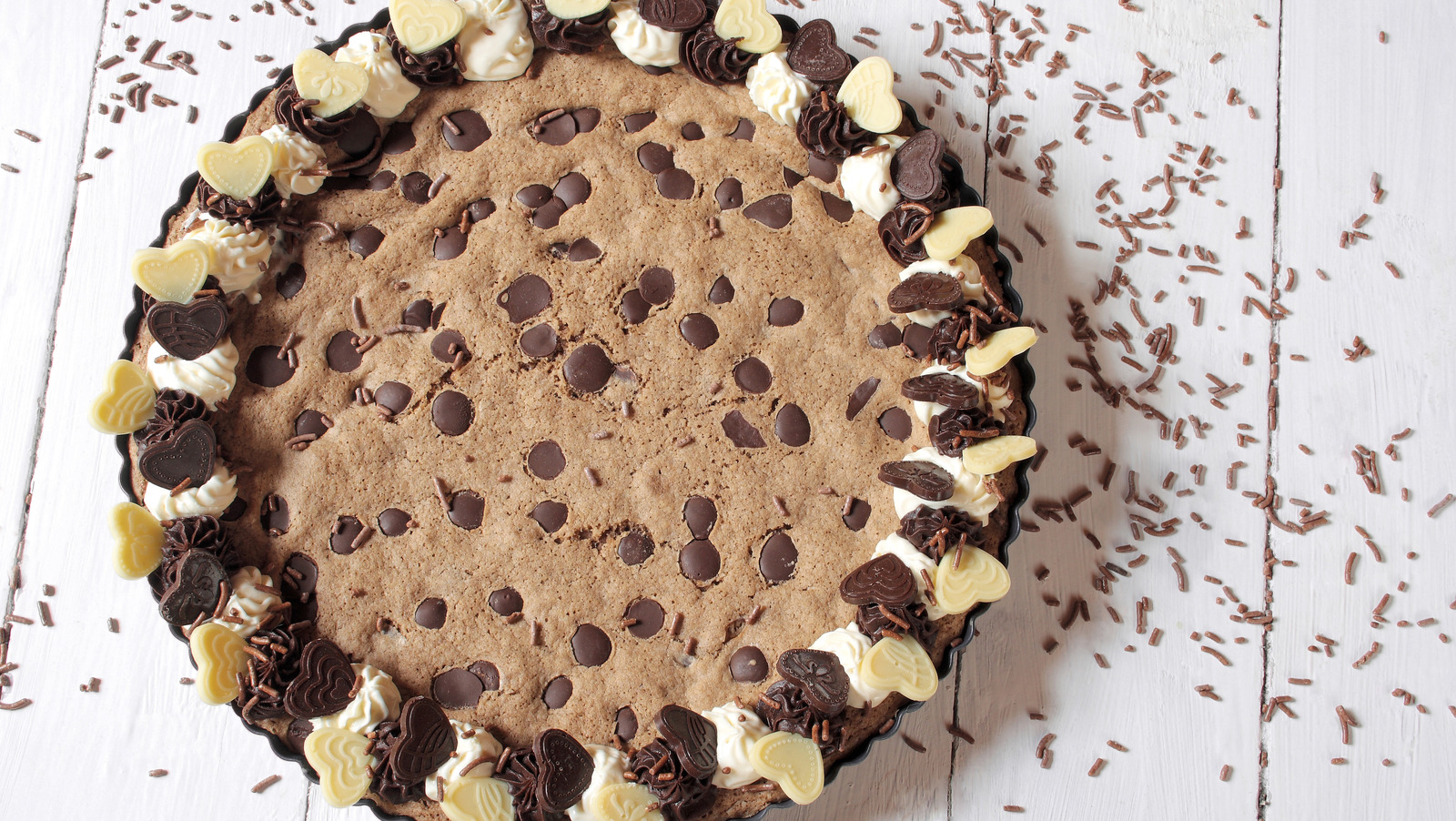 https://www.tastingtable.com/1598148/pantry-staple-cookie-cake-recipe/