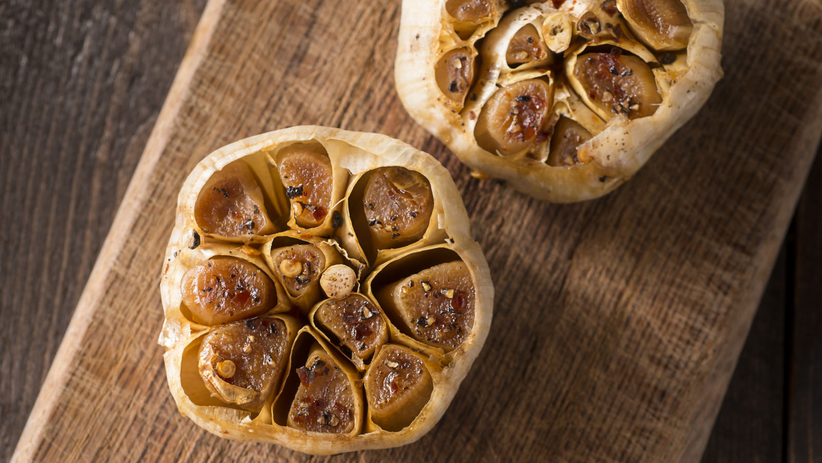 https://www.tastingtable.com/1586285/roast-garlic-easy-muffin-tin/