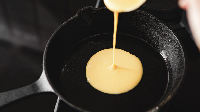 https://www.tastingtable.com/1593837/cast-iron-skillet-temperature-pancakes/