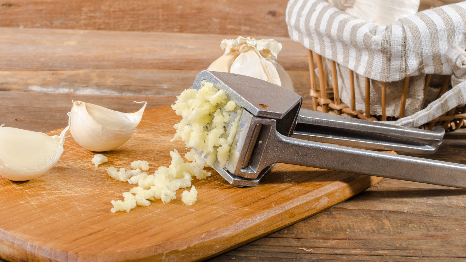 https://www.tastingtable.com/1593315/garlic-press-ginger-paste/