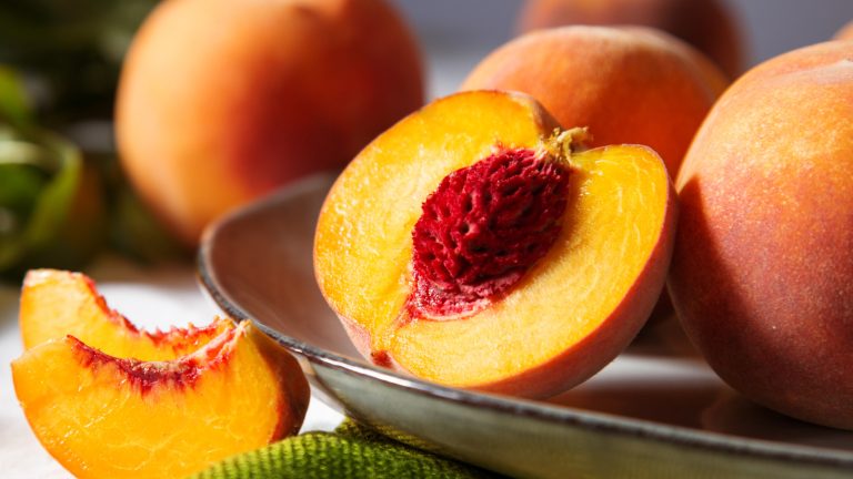 https://www.tastingtable.com/1587898/knife-tip-remove-peach-pit/