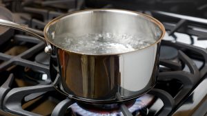 https://www.tastingtable.com/1412532/how-boiling-water-cleans-food-stains/