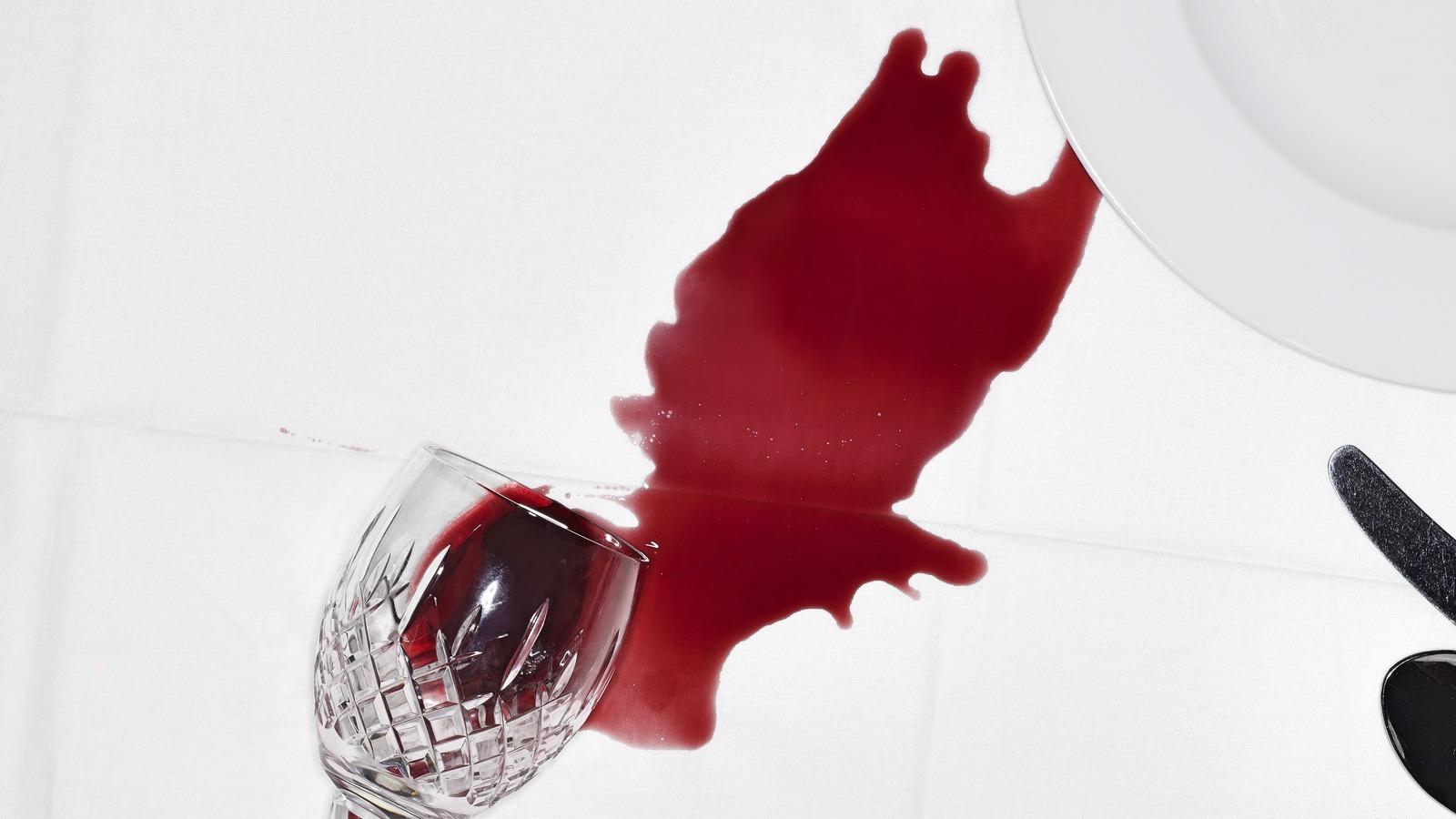 https://www.tastingtable.com/656318/the-trick-to-getting-a-red-wine-stain-out-of-a-white-tablecloth/