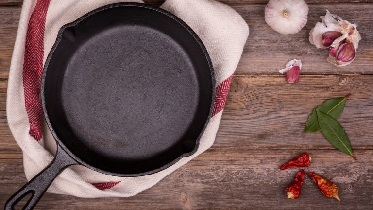 https://www.tastingtable.com/1574331/black-residue-cast-iron/